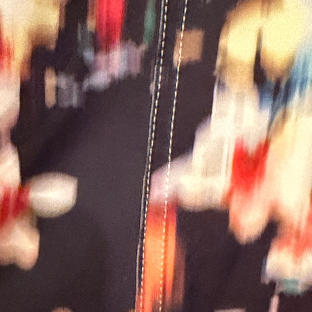 💋💋 BOGOHO💋💋💋Bershka Multicolor Abstract Crop Jacket- medium - Picture 8 of 8